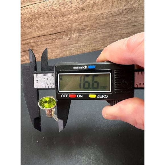 NEW size 7.5 oval cut peridot sterling silver ring 6.55 grams - Picture 7 of 16